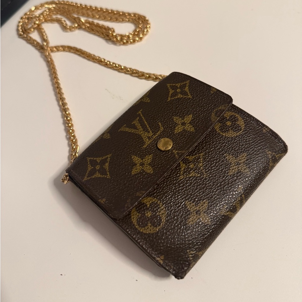Louis Vuitton Elise Wallet in Monogram